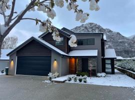 Arrowtown Mountain View Retreat，位于箭镇的酒店