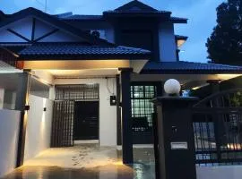 NEW 55 Homestay Corner Lot Spacious House in Bukit Bakri Muar