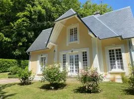 La Maison du Gardien, Chateau de lAvenue