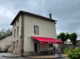 Café du lac，位于Manthes的酒店