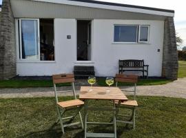 Chalet 18 Widemouth Bay Holiday Village，位于布德的酒店