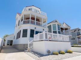 Blessings on the Bay!! Oceanfront Home with Heated Pool!，位于North Cape May的酒店