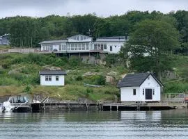 Exclusive house with private boathouse