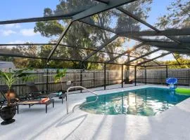 Family stay! 8min to beach w/fire-pit, and pool !