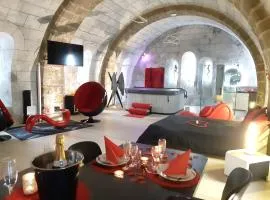 Luxueux Studio à Ambrières-les-Vallées - 85 m² avec Jacuzzi