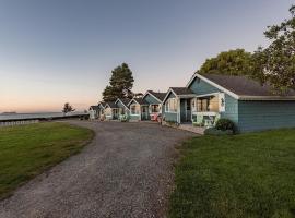Juan de Fuca Waterfront Hotel & Cottages，位于塞奎姆的酒店