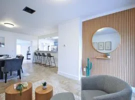 Luxury and Cozy Home on heart Miami w/Private Back
