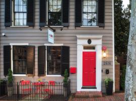 The Poppy Georgetown Guesthouse and Gardens，位于华盛顿Georgetown Waterfront Park附近的酒店