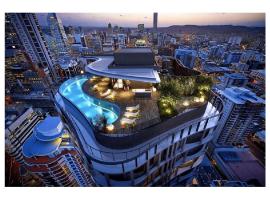 Lux 37th floor 2br 2bath, Infinity pool, Gym, Wifi，位于布里斯班Customs House附近的酒店