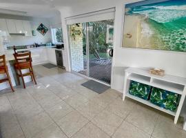 The Palms Beach House，位于波茨维尔的酒店