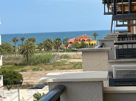 PLAYA ALMENARA ATICO DUPLEX VISTAS AL MAR Y MONTAÑA WIFI,PISCINA a，位于阿尔梅纳拉的海滩短租房