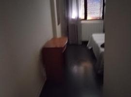 hostal frias de albarracin，位于弗里亚斯德阿巴拉森的酒店