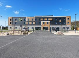 B&B HOTEL Landerneau Bois Noir，位于朗代尔诺的酒店