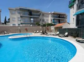 AT052 Planta baja con piscina, tan solo 600m de la playa