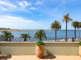 Portie Deluxe Suites by DA'HOME