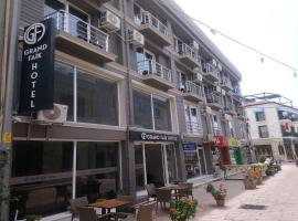 Grand Faik Hotel，位于切什梅的酒店
