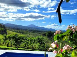 Vista al Volcán Tenorio y Montaña，位于San Rafael的酒店