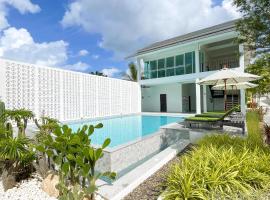 The Pin Boutique Pool Villa Krabi，位于奥南海滩的家庭/亲子酒店