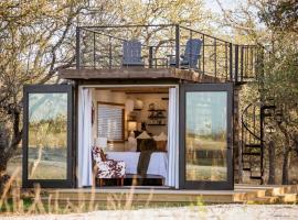 New The Lone Star Shipping Container，位于弗雷德里克斯堡的小屋