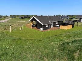 Awesome Home In Hirtshals With Kitchen，位于希茨海尔斯的度假屋