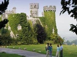 Bodelwyddan Castle Hotel，位于Bodelwyddan的酒店
