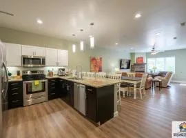 NEW BUILD - Luxury 3BR Walk-In with Resort Amenities - FREE TICKETS INCLUDED - FHG-107