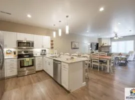 NEW BUILD - Walk-In 3BR - 2 Pools - FREE TICKETS INCLUDED - FHG-208
