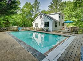Maryland Vacation Rental with Private Pool and Dock，位于道威尔的酒店