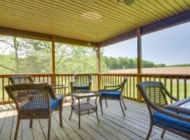 2 Mi to Wineries Calm Cottage on 90 Acres with Barn
