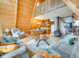Long Lake Cabin with Kayaks, Private Beach and Dock!，位于Fountain的酒店