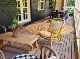 Noonan House, 5 bedrooms. Hop & skip to town