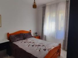 RESIDENCE AL Hoceima 2 Minutes de prés de PLAGE CALABONITA，位于胡塞马胡塞马卡拉博尼塔附近的酒店