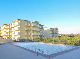 Stunning Apartment In Caulonia Marina With Outdoor Swimming Pool, Jacuzzi And 2 Bedrooms
