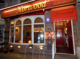诺伍德住宿加早餐旅馆，位于布莱克浦Comedy Carpet附近的酒店