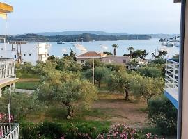 Angelique Όμορφο διαμέρισμα στο Porto Heli，位于波多河丽的公寓