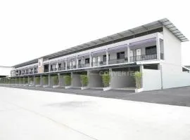 B.a.n.g.n.a轻松汽车旅馆
