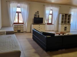 Apartmán na statku 7，位于奥斯拉瓦河畔纳梅什季的酒店