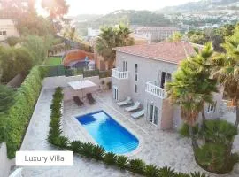 Luxury Villa - Private Beach and Pool -