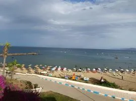 Maison cabo negro pied dans l’eau