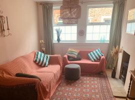 Comfy 3BD Home with Patio in Peaceful Ilminster，位于伊尔明斯特的度假屋