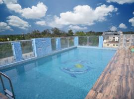 Hotel Silver Land New Digha with Rooftop Pool，位于迪卡的酒店