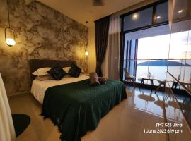 Seaview Luxury Suites at The Shore Kota Kinabalu，位于哥打京那巴鲁的豪华酒店
