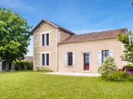 4 Bedroom Nice Home In Bergerac