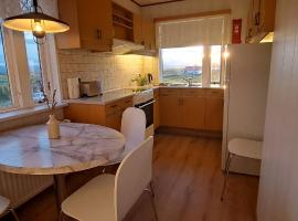 Guesthouse Klambrasel，位于Husavik的酒店