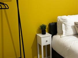 Comfy 2-bed home - Contractors and Leisure，位于西布罗姆维奇的酒店