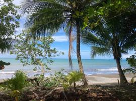 Popochos Beach Eco-Lodge，位于努基的豪华帐篷营地