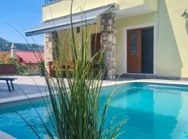 Villa Natura with swimming pool, jacuzzi and sauna