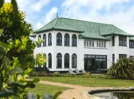 Christie Mansion - Luxury Cottages