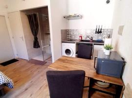 A portée de mains，位于Blaye-les-Mines的酒店