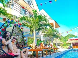 YoLo Pool Bar Villas & Garden Restaurant